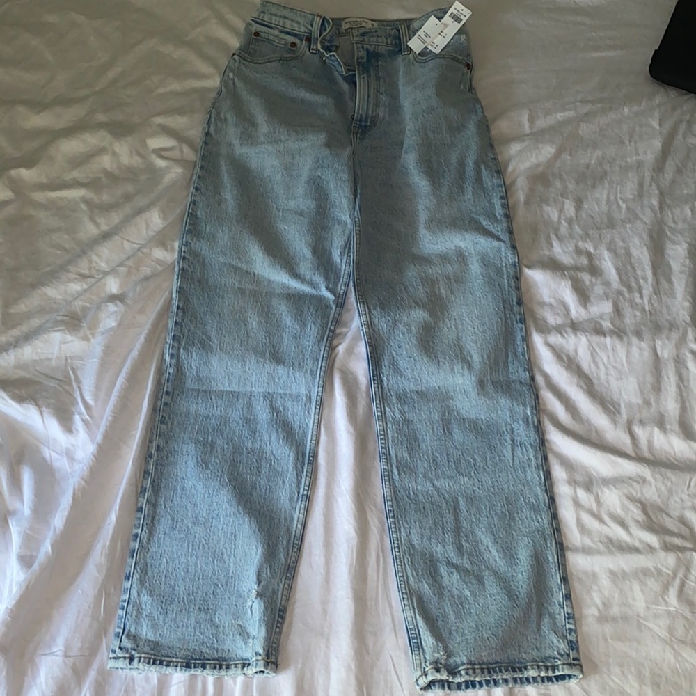 Abercrombie and Fitch ‘90s straight Ultra Highrise jeans